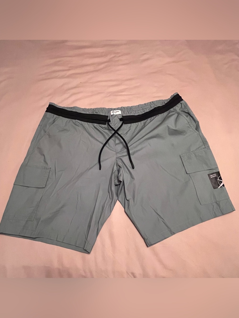 Jack & Jones +Fit Loose Light Green Cargo Drawstring Shorts with Black Waistband